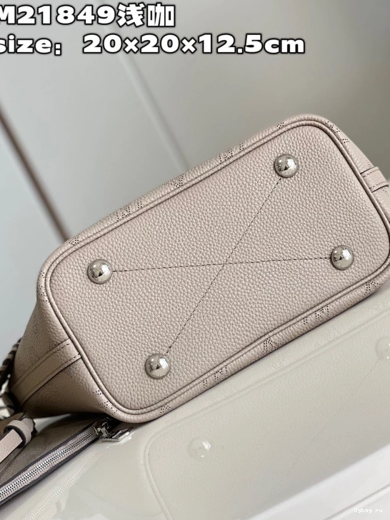 VUITTON LOUIS BLOSSOM PM 0819